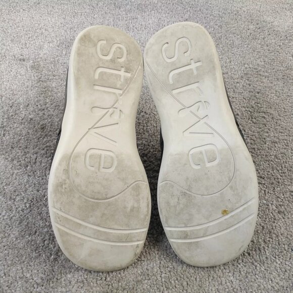 Strive Maui Womens Size 7 Shoes Black Leather Thong Sandals Flip Flops Slip On - Picture 3 of 8